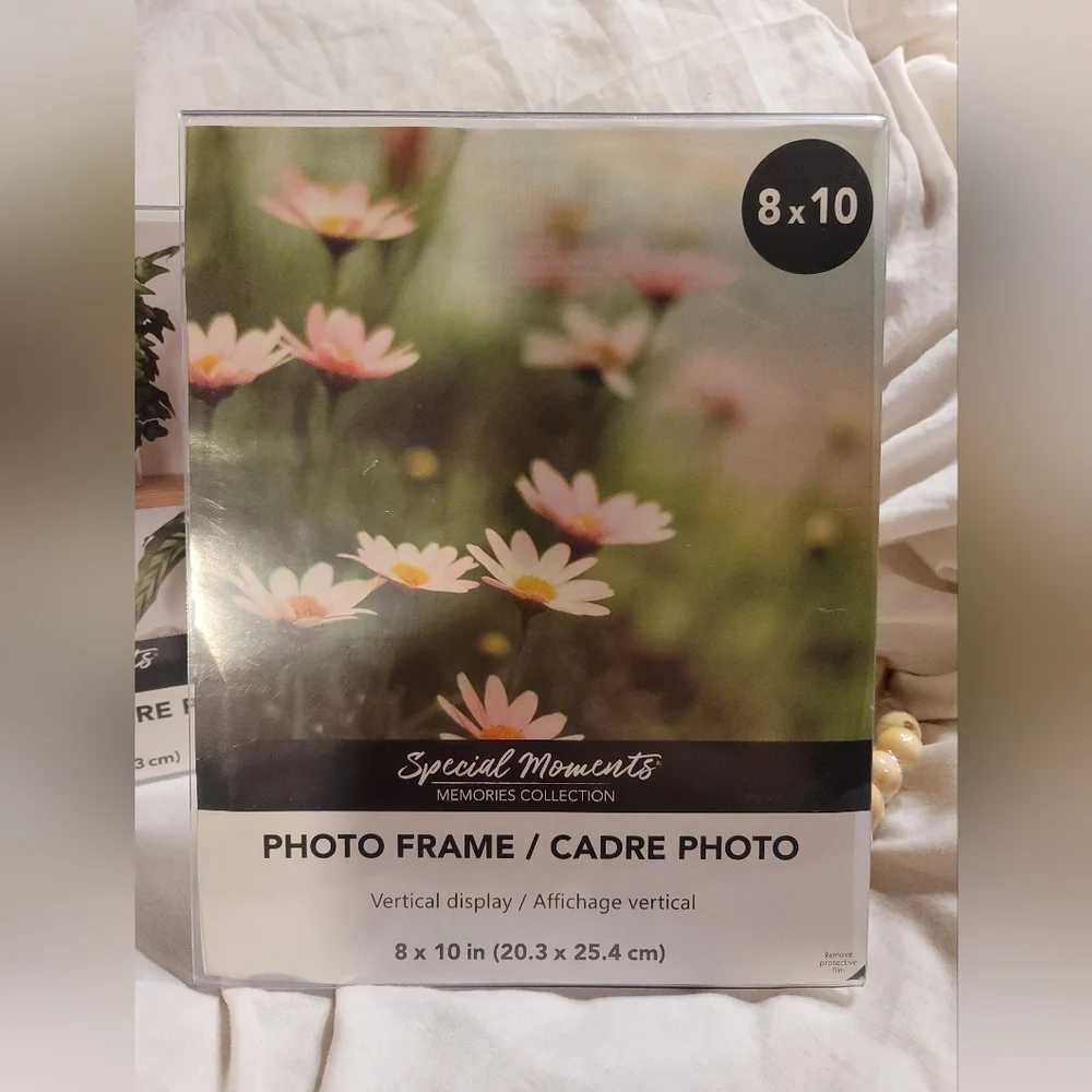 NWT LOT OF 2 ACRYLIC FRAMES 8x10. And 10x8